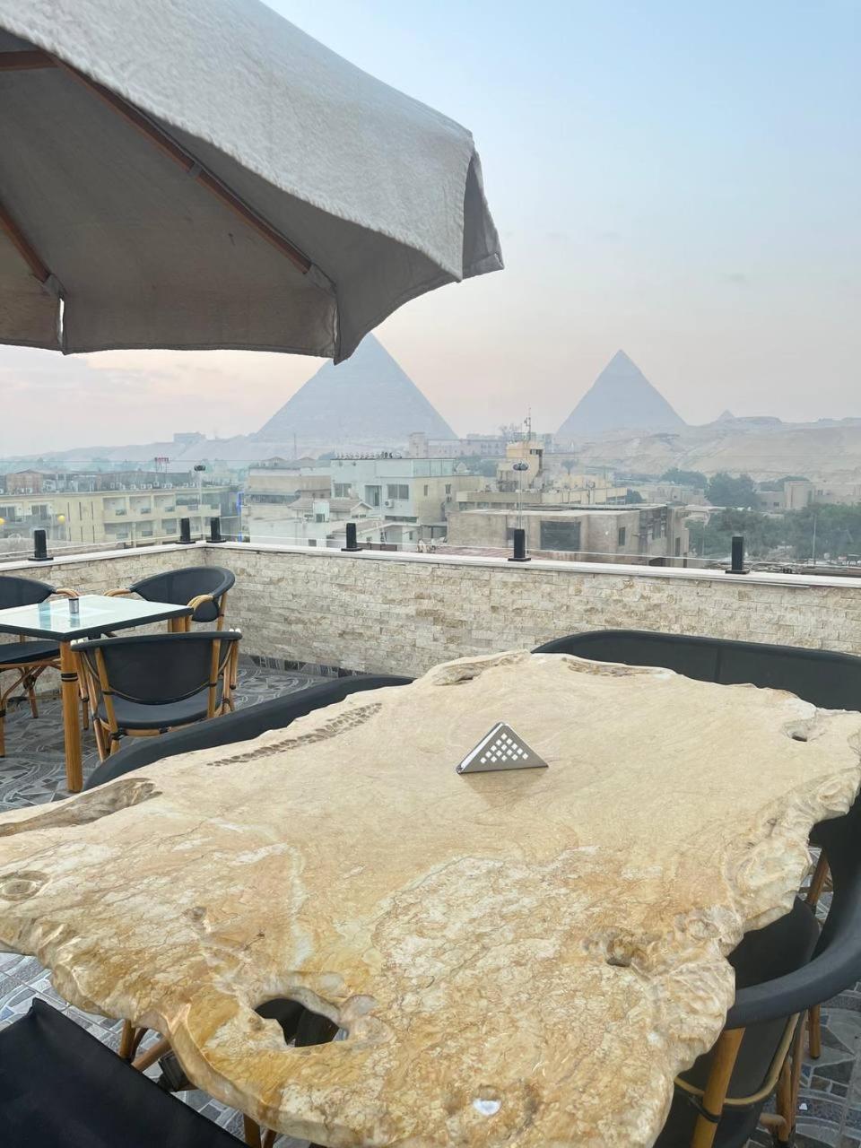 Aziz Egypt Pyramids View Kafret el-Gabal Exterior foto